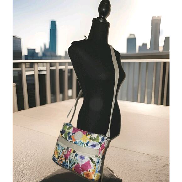Kipling Floral Bethel Crossbody Shoulder Handbag 11x8x3 - Picture 1 of 10